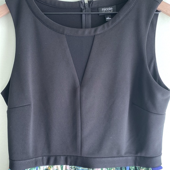 Nicole Miller Sleeveless Colorful Tropical Print Maxi Dress - Picture 4 of 7